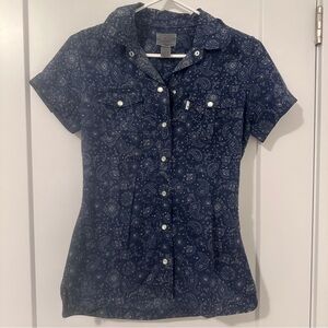 Levi's Blue Paisley Button Down T- Shirt Size XS Women’s